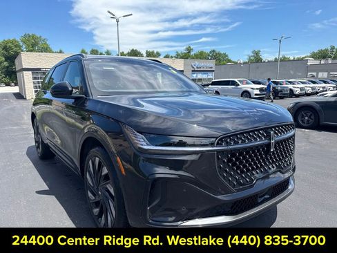 Certified 2025 Lincoln Nautilus Reserve w/ Jet Appearance Package AWD/4WD image 7
