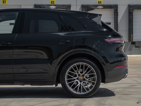 Used 2019 Porsche Cayenne AWD/4WD image 27