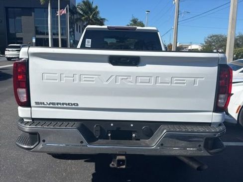 Used 2022 GMC Sierra 2500 Pro w/ Convenience Package image 8