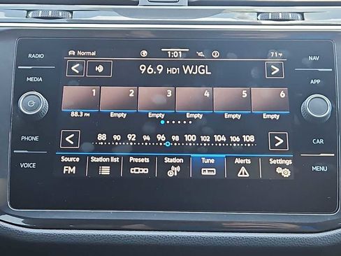 Used 2022 Volkswagen Tiguan SEL R-Line image 12