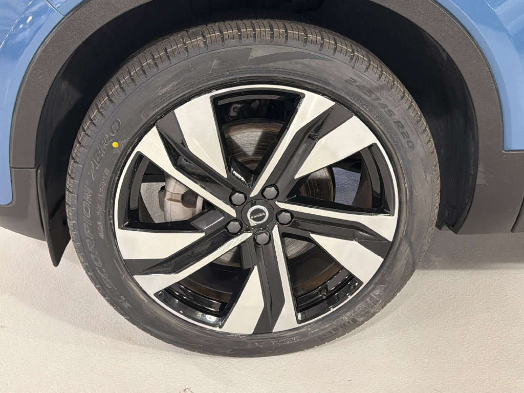 Certified 2024 Volvo XC40 B5 Plus w/ Protection Package Premier AWD/4WD image 8