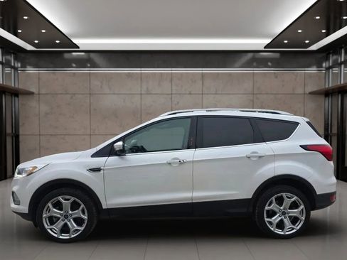 Used 2019 Ford Escape Titanium w/ U9j03 - Titanium Tow Package image 4
