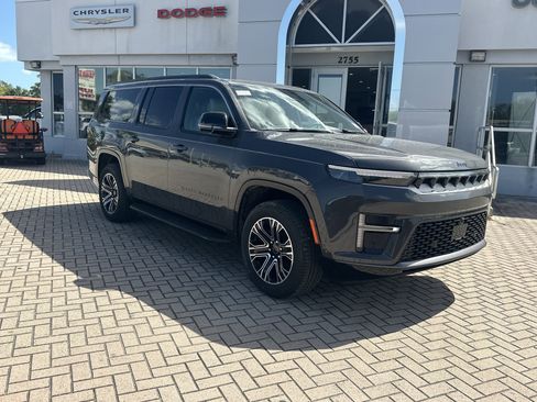New 2026 Jeep Grand Wagoneer L 4WD w/ Premium Group I image 6