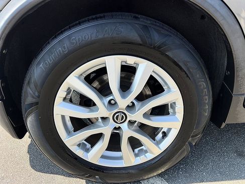 Used 2017 Nissan Rogue SV FWD image 11