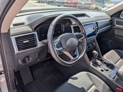 Used 2023 Volkswagen Atlas SE AWD/4WD image 17