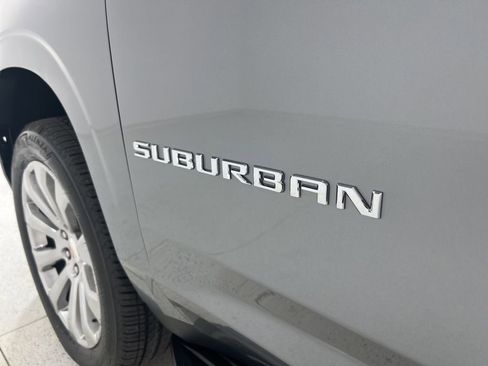 New 2026 Chevrolet Suburban Premier image 31