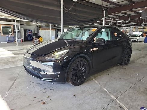 Used 2021 Tesla Model Y Performance AWD/4WD image 3