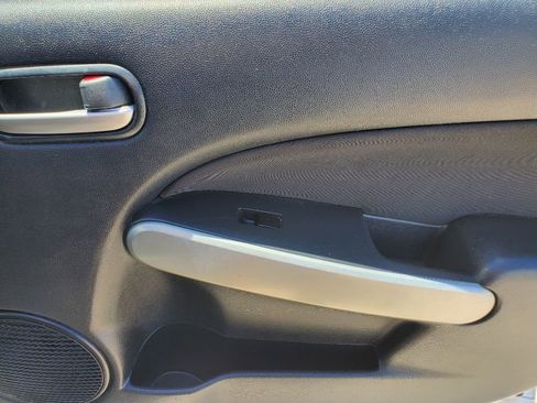 Used 2013 MAZDA MAZDA2 Touring FWD image 34