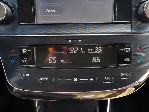 Used 2013 Toyota Avalon XLE image 33