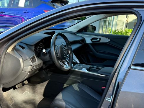 Used 2023 Acura TLX image 3