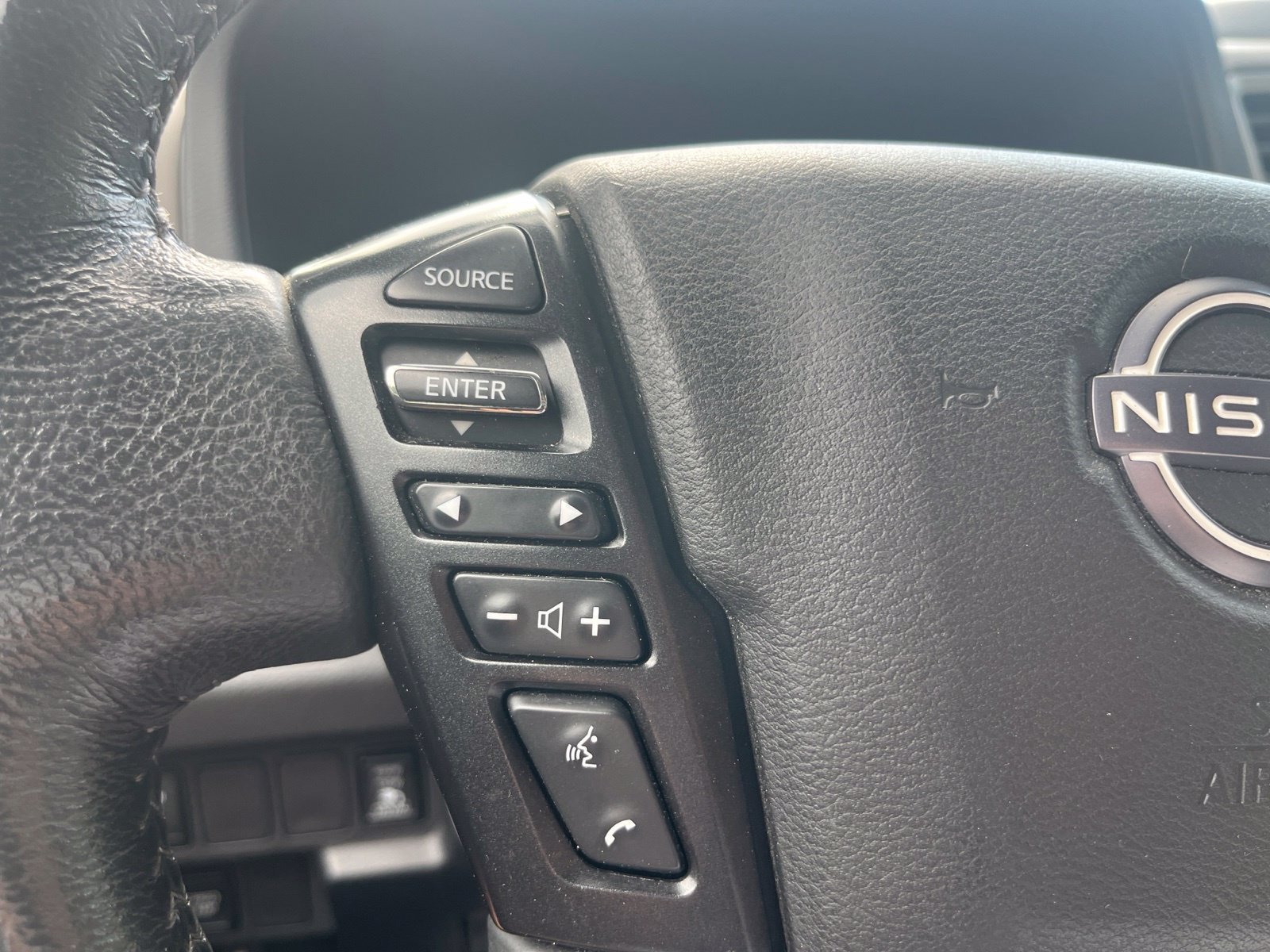 Used 2023 Nissan Frontier SV w/ Technology Package RWD image 15
