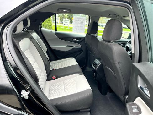 Used 2020 Chevrolet Equinox LS image 17