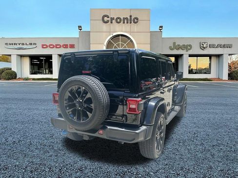 Used 2023 Jeep Wrangler Unlimited Sahara w/ Cold Weather Group AWD/4WD image 3