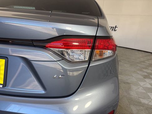 Used 2021 Toyota Corolla LE image 33