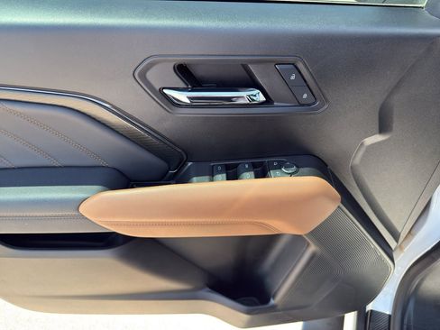 Certified 2024 GMC Canyon AT4 AWD/4WD image 16