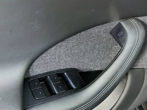 Used 2022 Tesla Model S AWD/4WD image 23