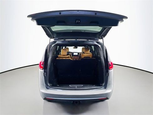 Used 2022 Chrysler Pacifica Pinnacle image 28