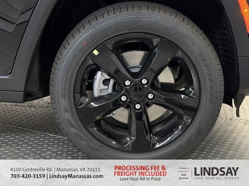 New 2025 Jeep Grand Cherokee L Limited w/ Luxury Tech Group II AWD/4WD image 9
