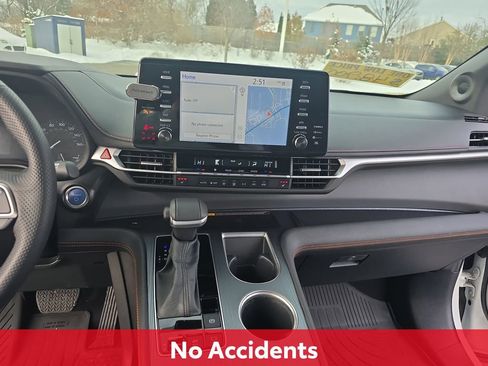 Certified 2024 Toyota Sienna XSE image 25