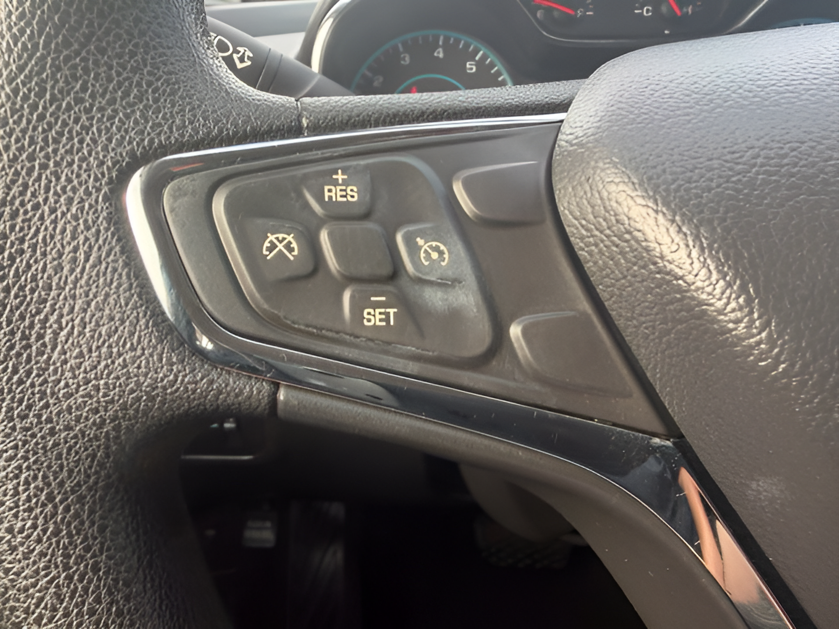 Used 2017 Chevrolet Cruze LT w/ Convenience Package FWD image 13