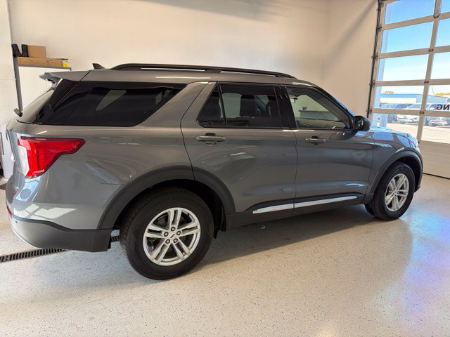 Used 2023 Ford Explorer XLT w/ Equipment Group 202A AWD/4WD image 8