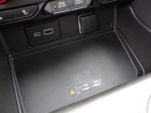 Used 2022 Chevrolet Tahoe Z71 w/ Luxury Package image 28