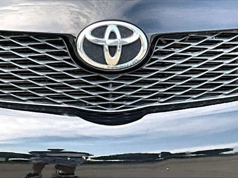 Used 2010 Toyota Corolla LE FWD image 12