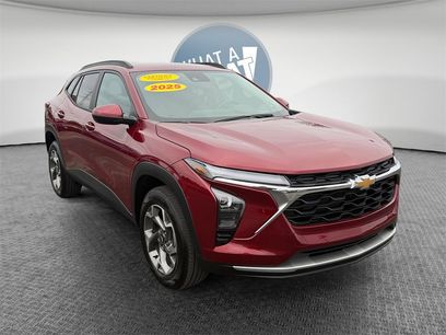Used 2025 Chevrolet Trax LT w/ Driver Confidence Package
