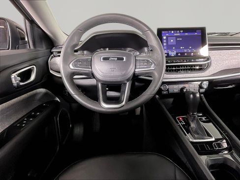 Used 2022 Jeep Compass Latitude FWD image 8