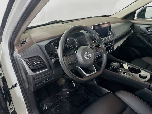 Certified 2023 Nissan Rogue SV w/ SV Premium B Package AWD/4WD image 15