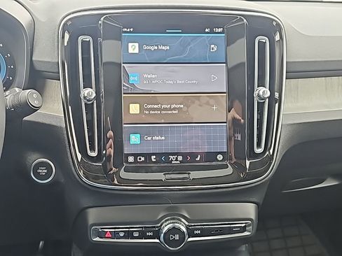 Used 2023 Volvo XC40 B5 Ultimate w/ Protection Package Premier image 5