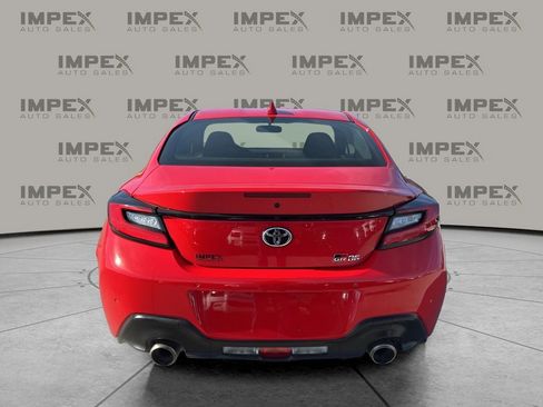 Used 2024 Toyota GR86 image 4