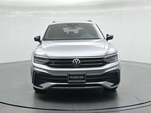 Used 2024 Volkswagen Tiguan SE R-Line image 55