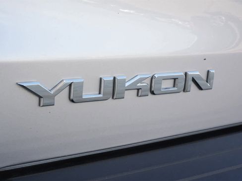 Used 2020 GMC Yukon SLT w/ Premium Edition image 19