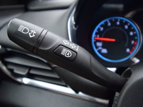 Used 2023 Chevrolet Traverse RS image 43