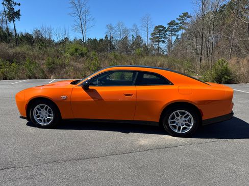 Used 2025 Dodge Charger R/T w/ Quick Order Package 25M R/T image 8