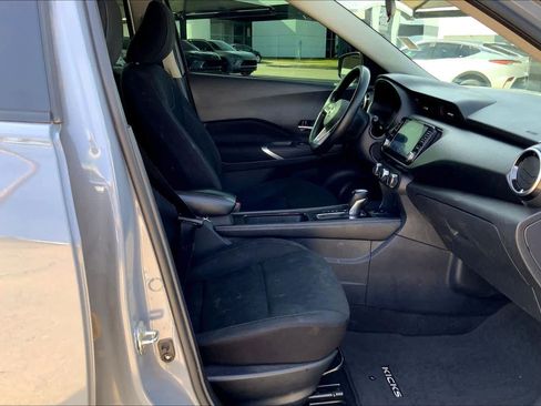 Used 2023 Nissan Kicks SV FWD image 9