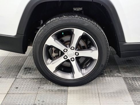 Used 2023 Jeep Grand Cherokee L Limited AWD/4WD image 13