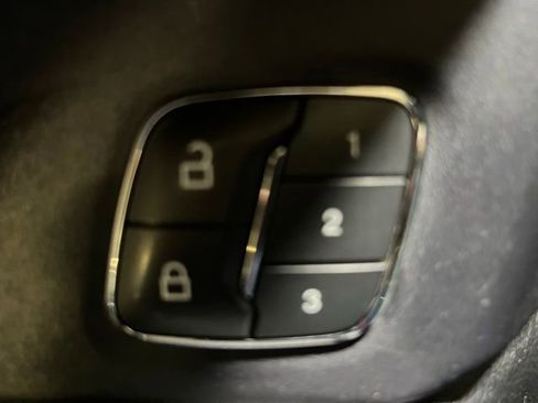 Used 2019 Ford Expedition Limited w/ Equipment Group 301A image 10