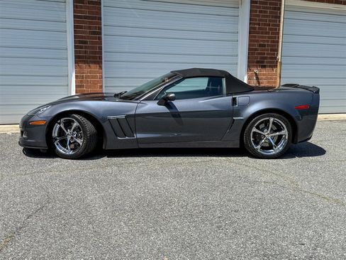 Used 2012 Chevrolet Corvette Grand Sport w/ 3LT Preferred Equipment Group RWD image 4