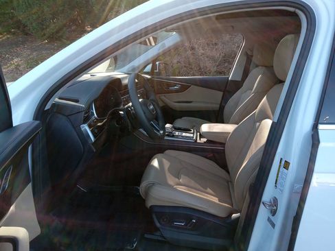 Used 2023 Audi Q7 3.0T Prestige image 9