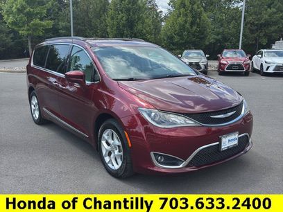 Used 2017 Chrysler Pacifica Touring-L w/ Tire & Wheel Group