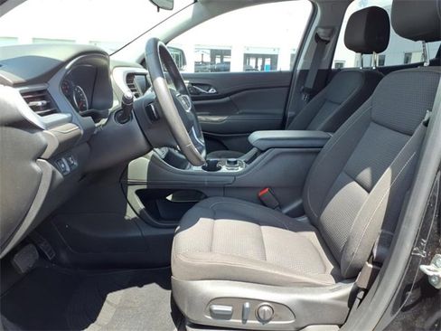 Used 2023 GMC Acadia SLE w/ Driver Convenience Package image 10