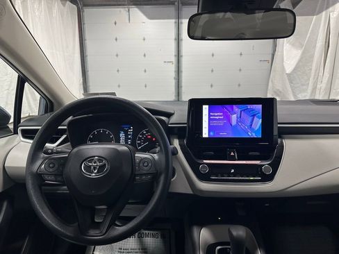 Used 2025 Toyota Corolla LE w/ LE Premium Package image 16