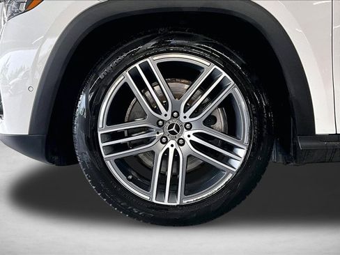 Used 2025 Mercedes-Benz GLS 450 4MATIC image 10