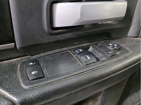 Used 2019 RAM 2500 Tradesman w/ Chrome Appearance Group image 16