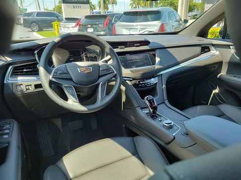 Certified 2025 Cadillac XT5 Luxury FWD image 32