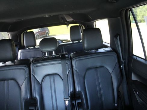 Used 2019 Ford Expedition Limited RWD image 18
