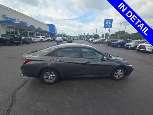 Used 2024 Hyundai Elantra SE FWD image 6