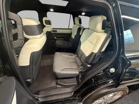Used 2025 Toyota Sequoia Capstone AWD/4WD image 22